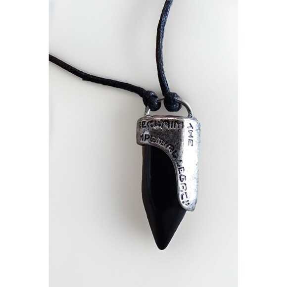 Disney Parks Kyber‎ Crystal Necklace Black Star Wars Galaxy’s Edge NEW - Picture 3 of 3